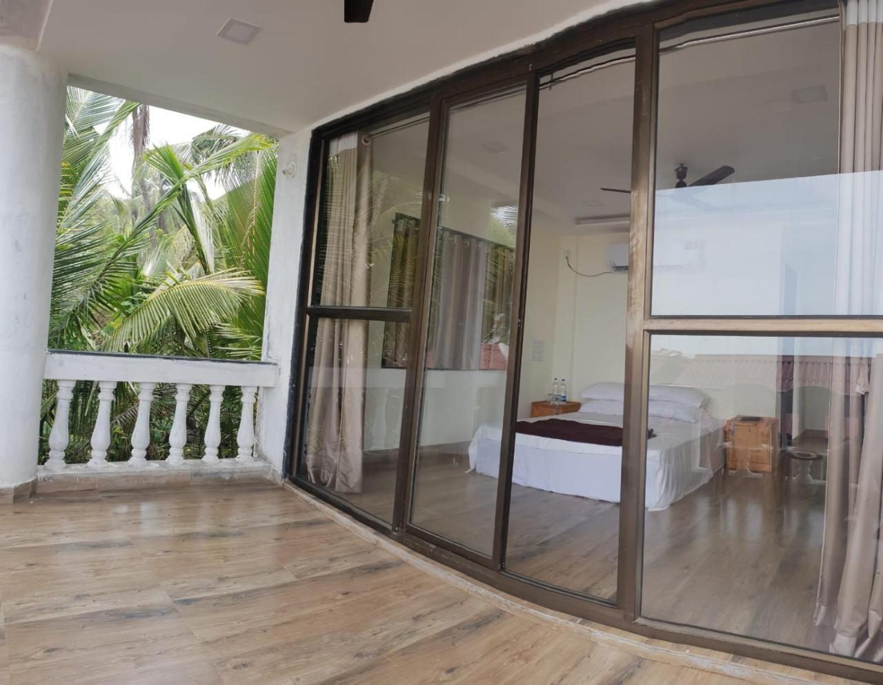 Klub Khavana- The Exclusive Beachfront Resort Vengurla ภายนอก รูปภาพ