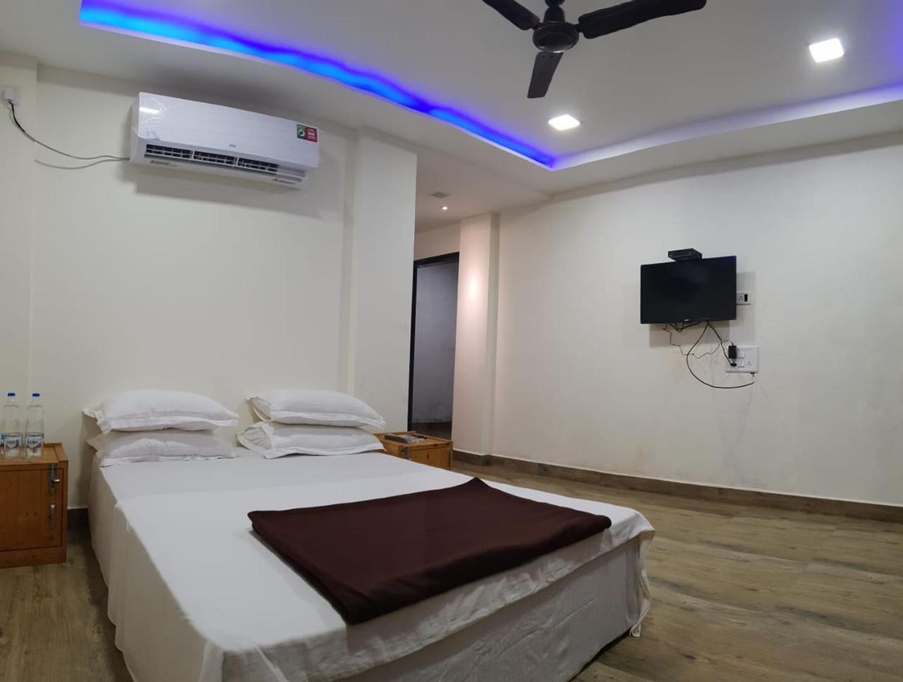 Klub Khavana- The Exclusive Beachfront Resort Vengurla ภายนอก รูปภาพ
