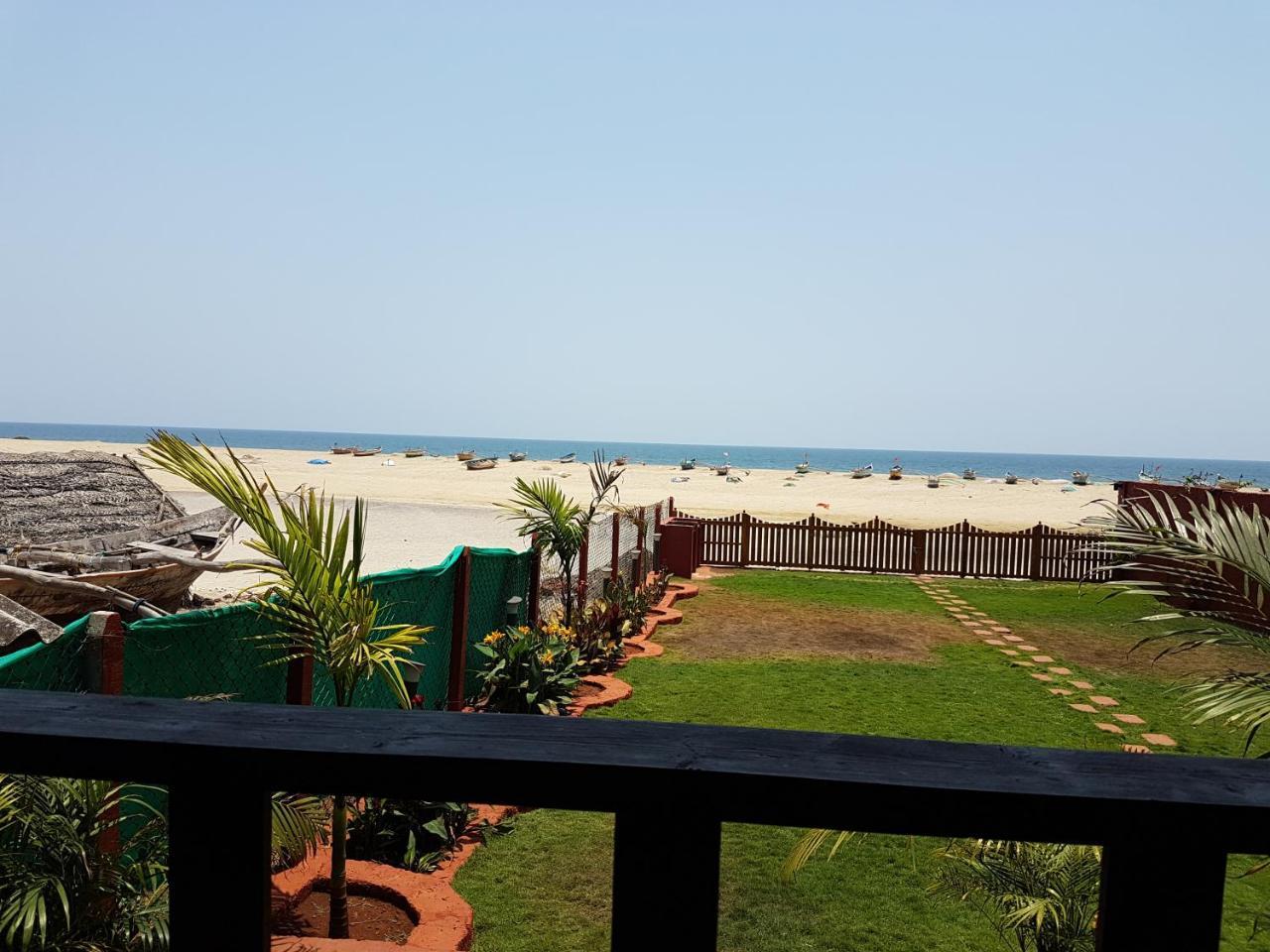 Klub Khavana- The Exclusive Beachfront Resort Vengurla ภายนอก รูปภาพ